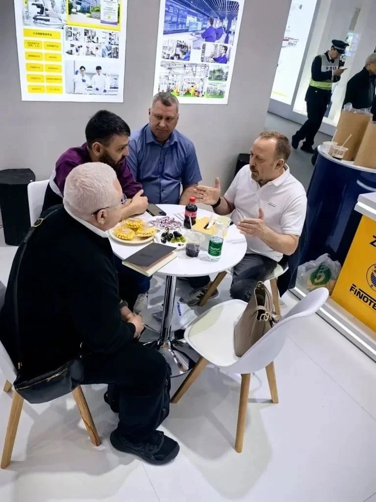 Встреча на стенде Finotech